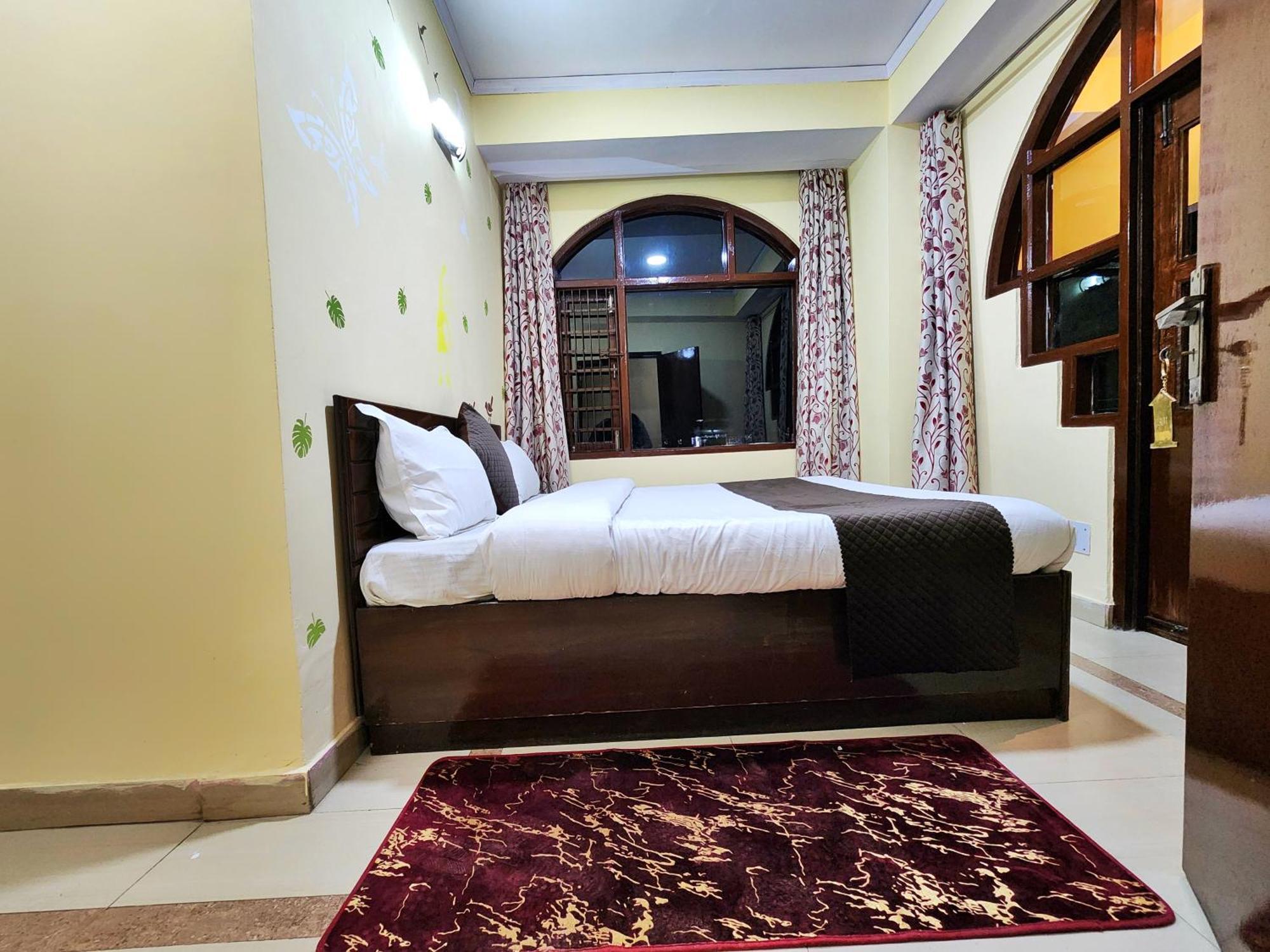 Hotel Taj Palace Near Mall Road Шимла Екстериор снимка