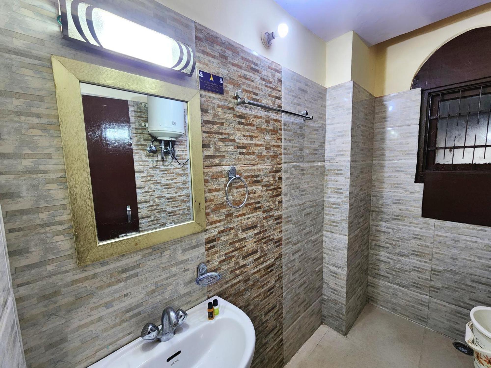 Hotel Taj Palace Near Mall Road Шимла Екстериор снимка