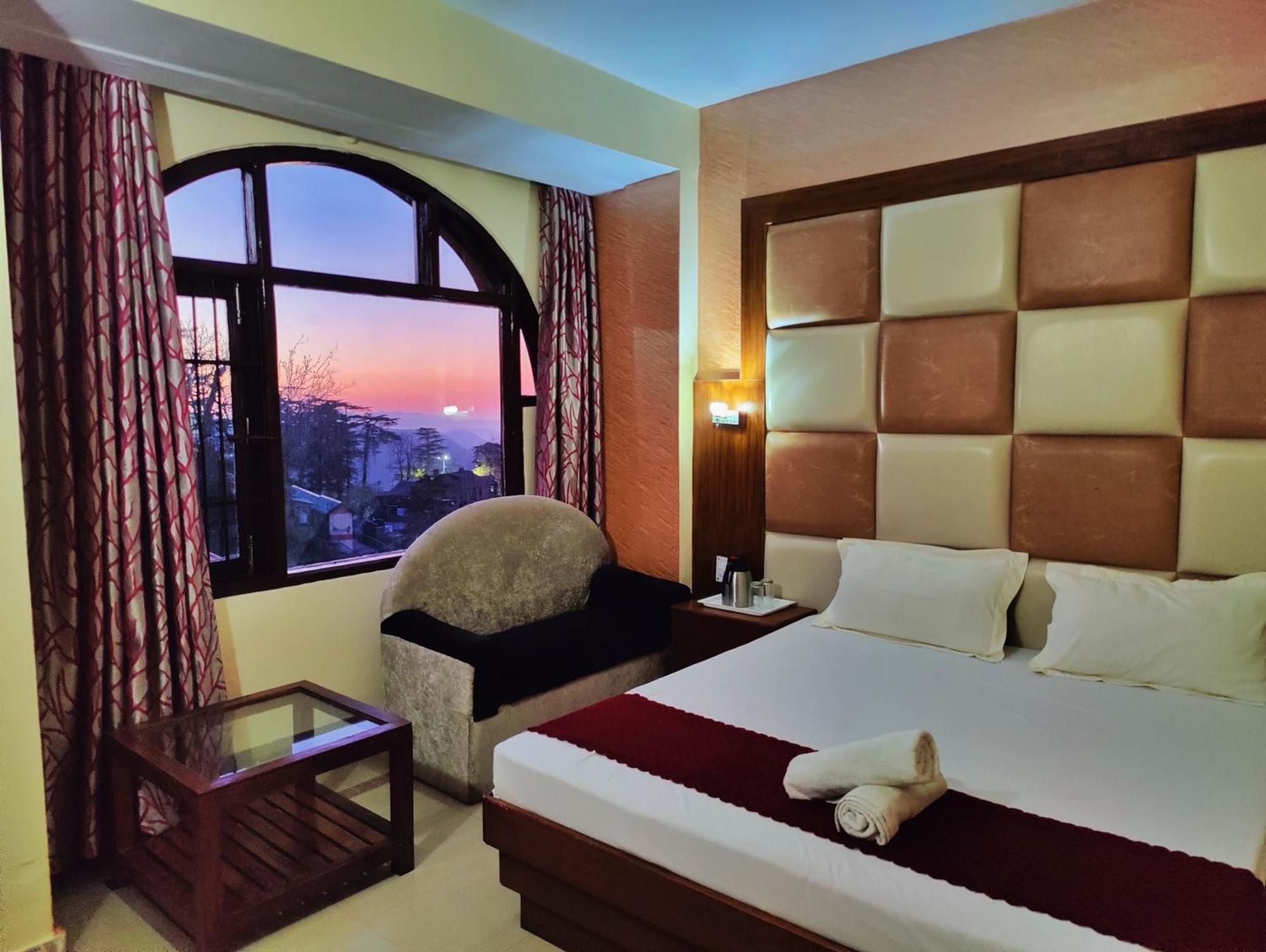 Hotel Taj Palace Near Mall Road Шимла Екстериор снимка