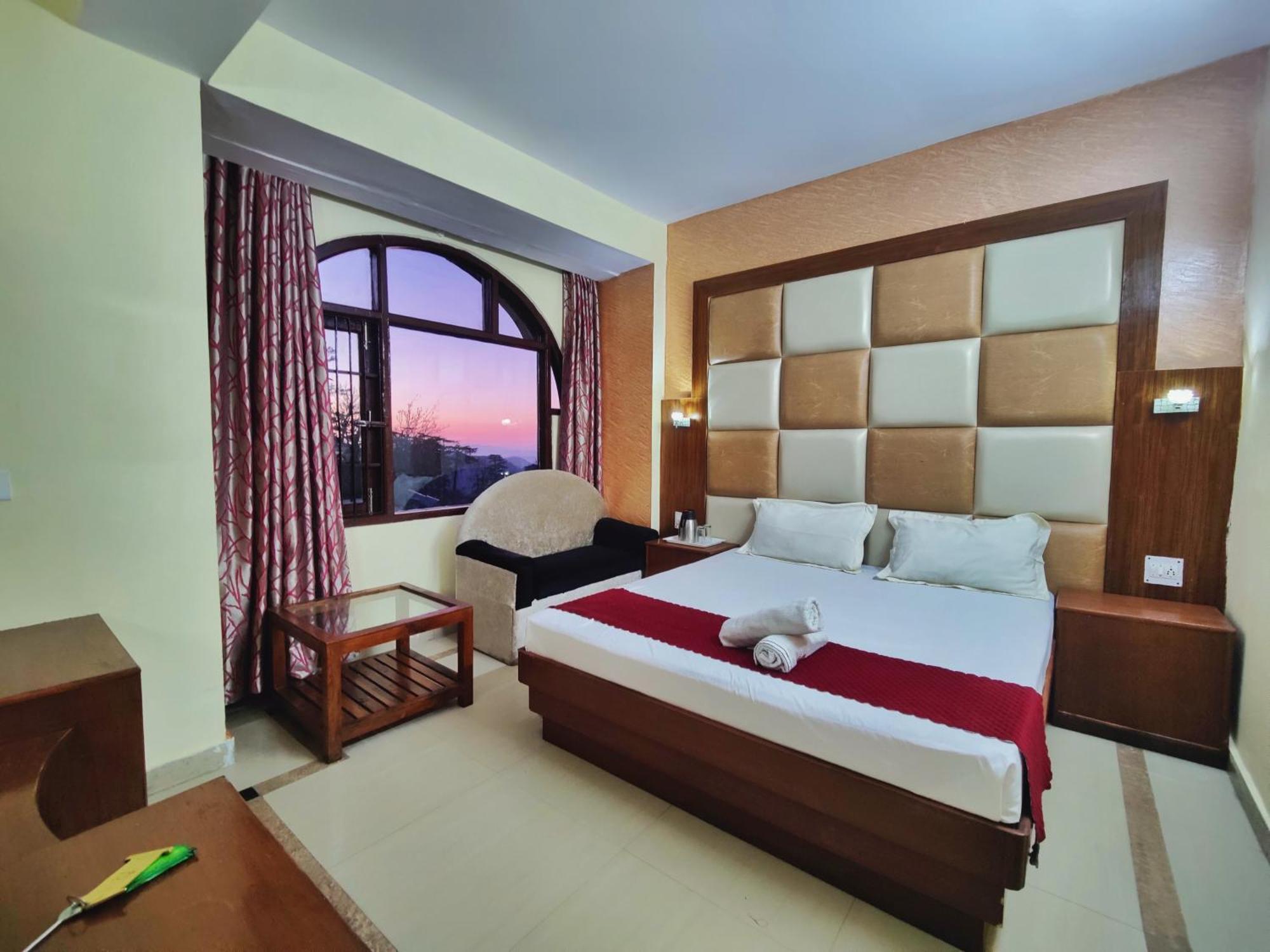Hotel Taj Palace Near Mall Road Шимла Екстериор снимка
